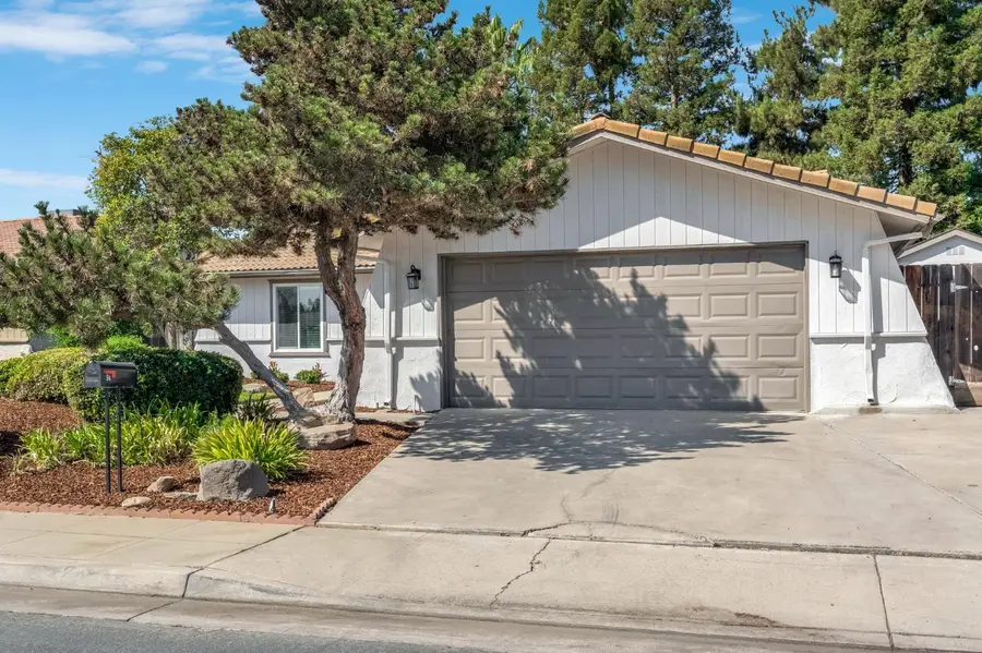 94 N Baron, Clovis, CA 93612 - #2
