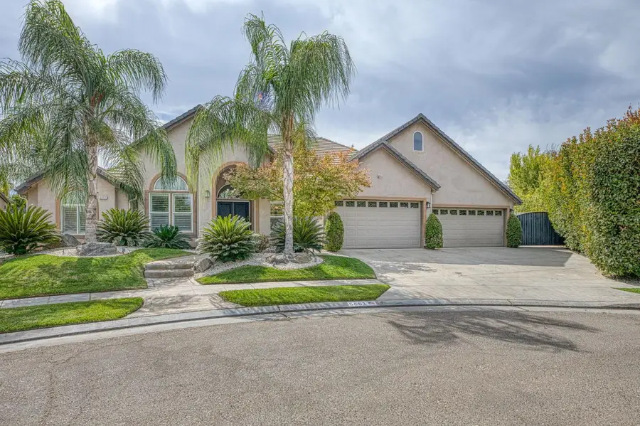 5651 N Caspian Avenue, Fresno, CA 93723 - #2
