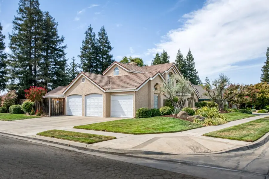 1453 E Decatur Avenue, Fresno, CA 93720 - #3
