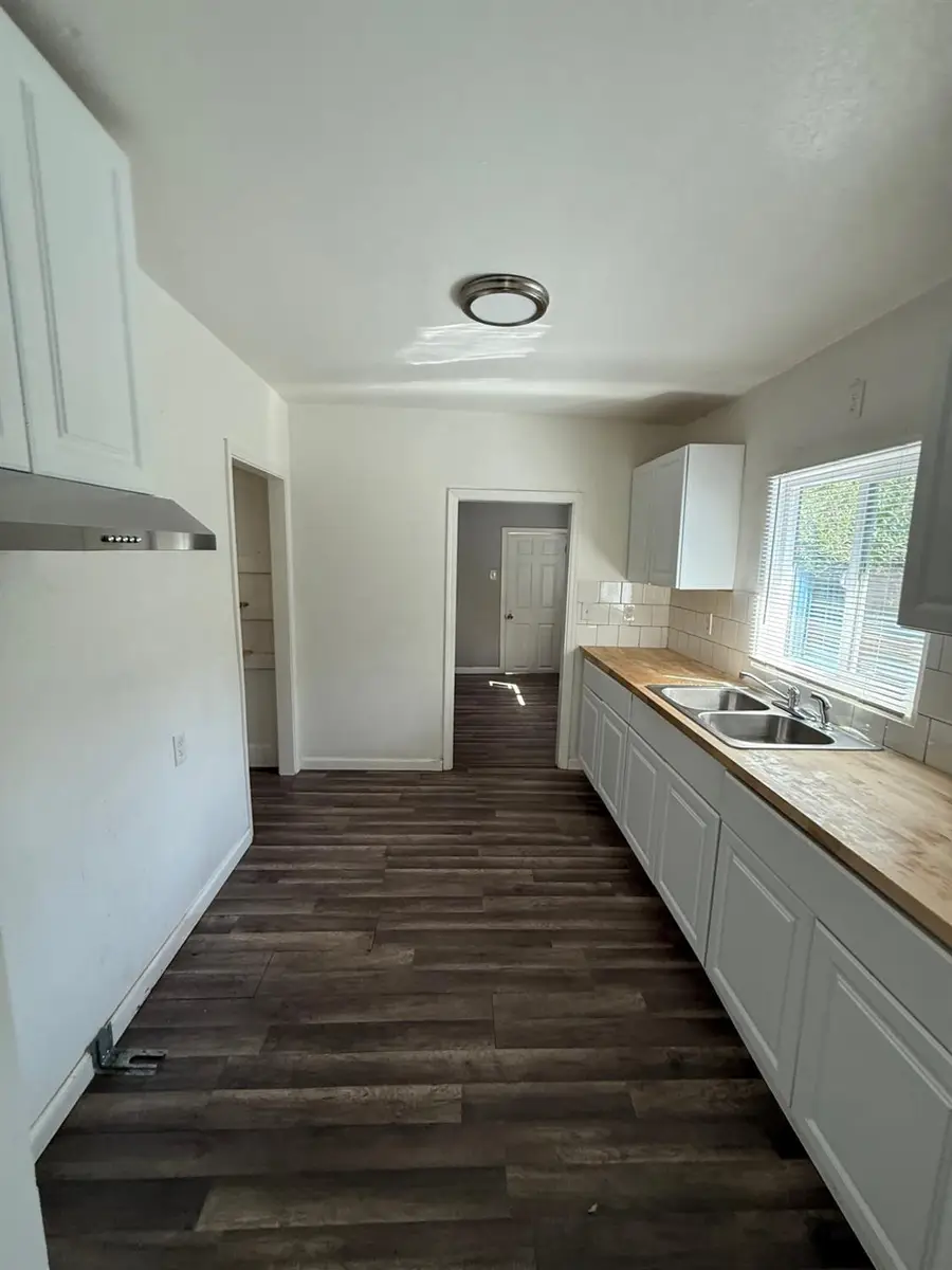 817 S 8th Street, Fresno, CA 93702 - #3