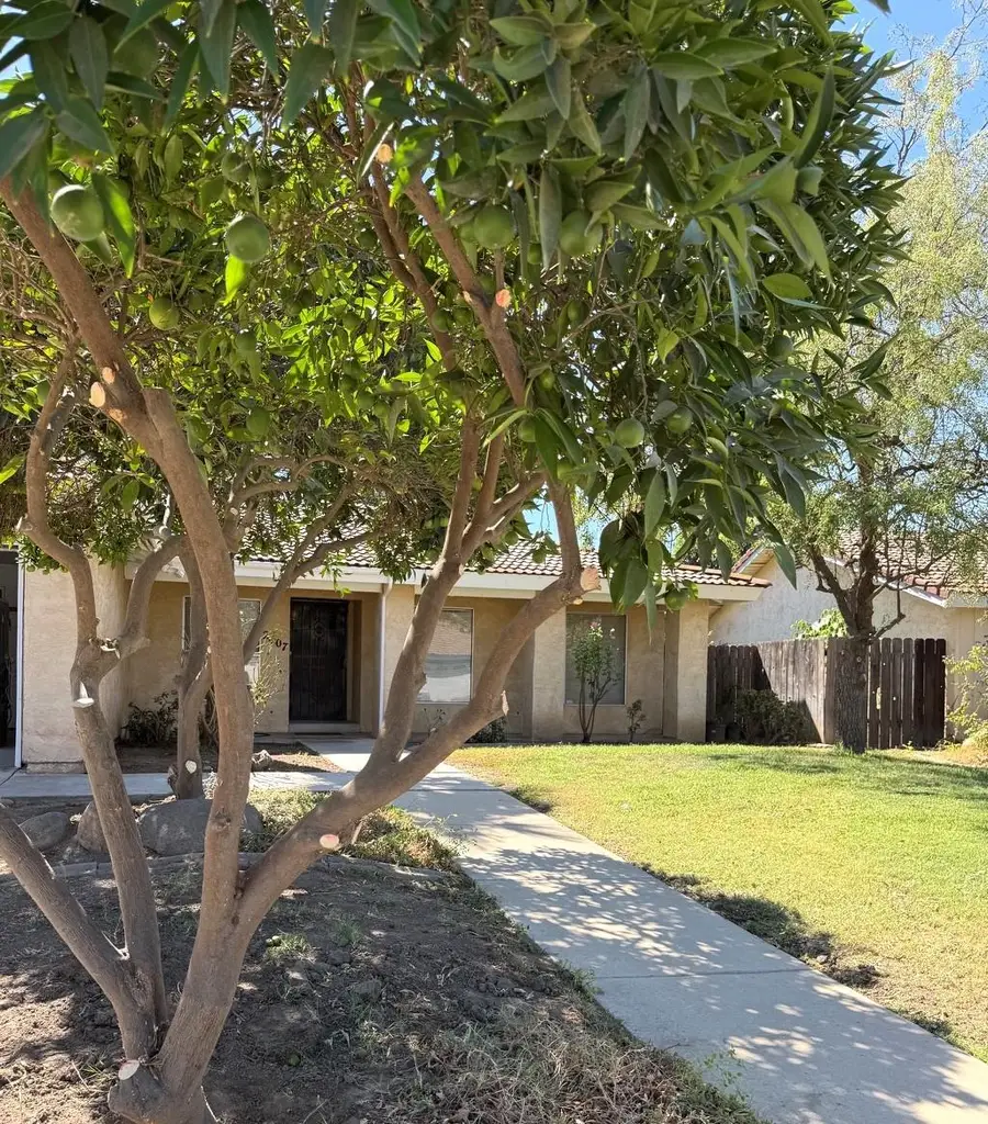 2807 E Norman, Visalia, CA 93292 - #2