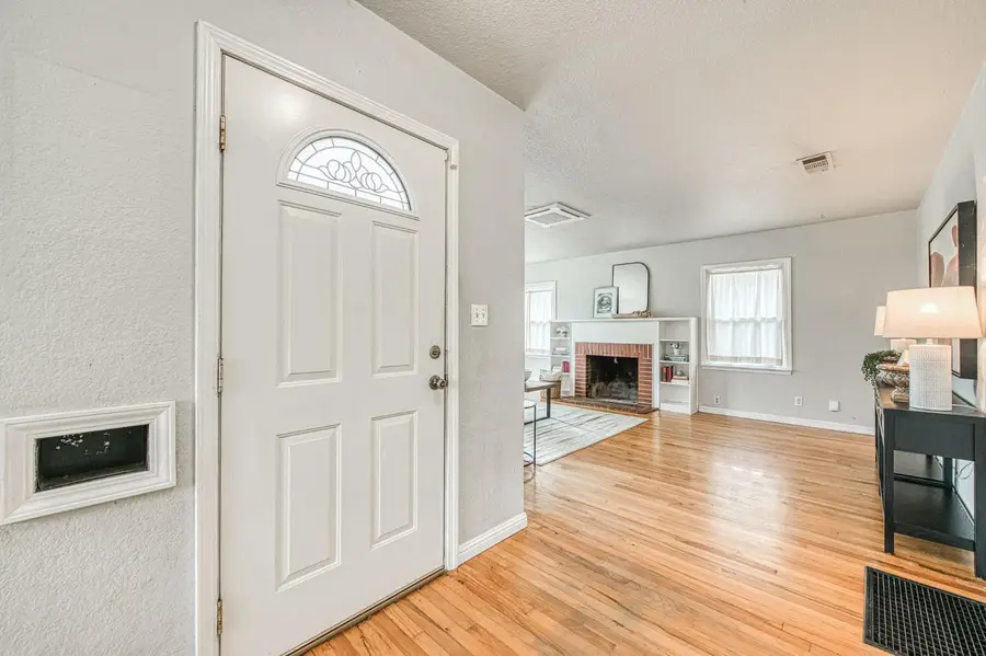622 W Harvard Avenue, Fresno, CA 93705 - #3