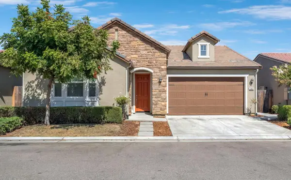 3037 Swift Lane, Clovis, CA 93619