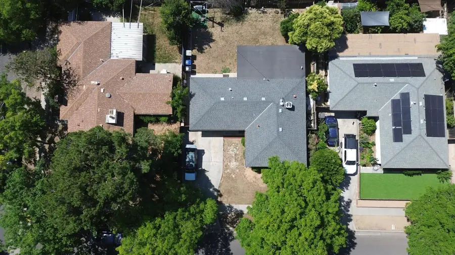 2211 W Garland Avenue, Fresno, CA 93705 - #2