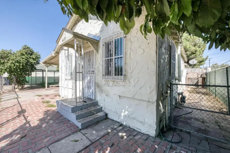 4117 E Kaviland Avenue, Fresno, CA 93725 - #2