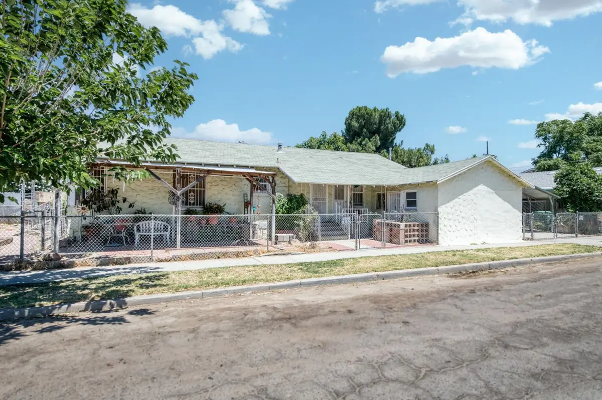 2537 S 11th, Fresno, CA 93725 - #1