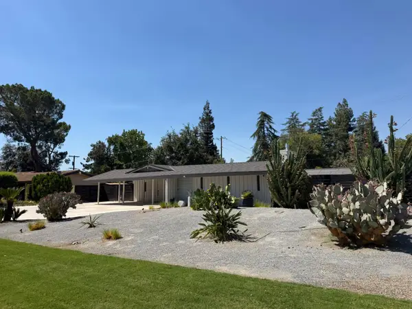 2430 W San Jose Avenue, Fresno, CA 93711