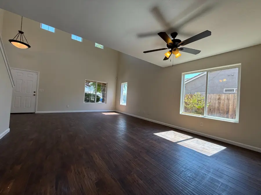 1865 N Ellendale Avenue, Fresno, CA 93722 - #3