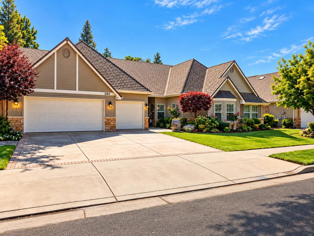 284 W Lester Avenue, Clovis, CA 93619 - #1