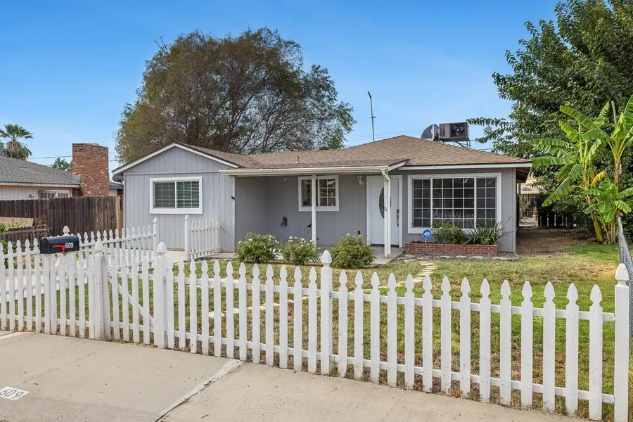 609 College Avenue, Coalinga, CA 93210 - #2