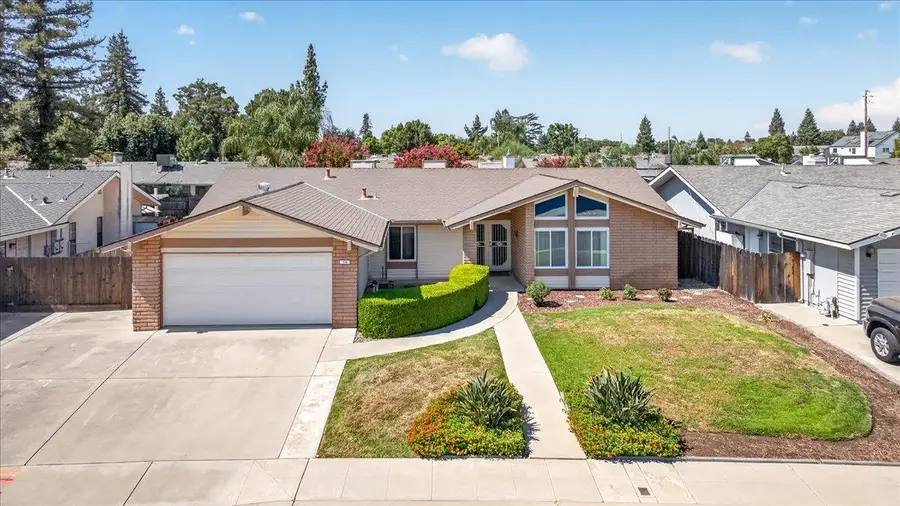 56 Burl Avenue, Clovis, CA 93611 - #2
