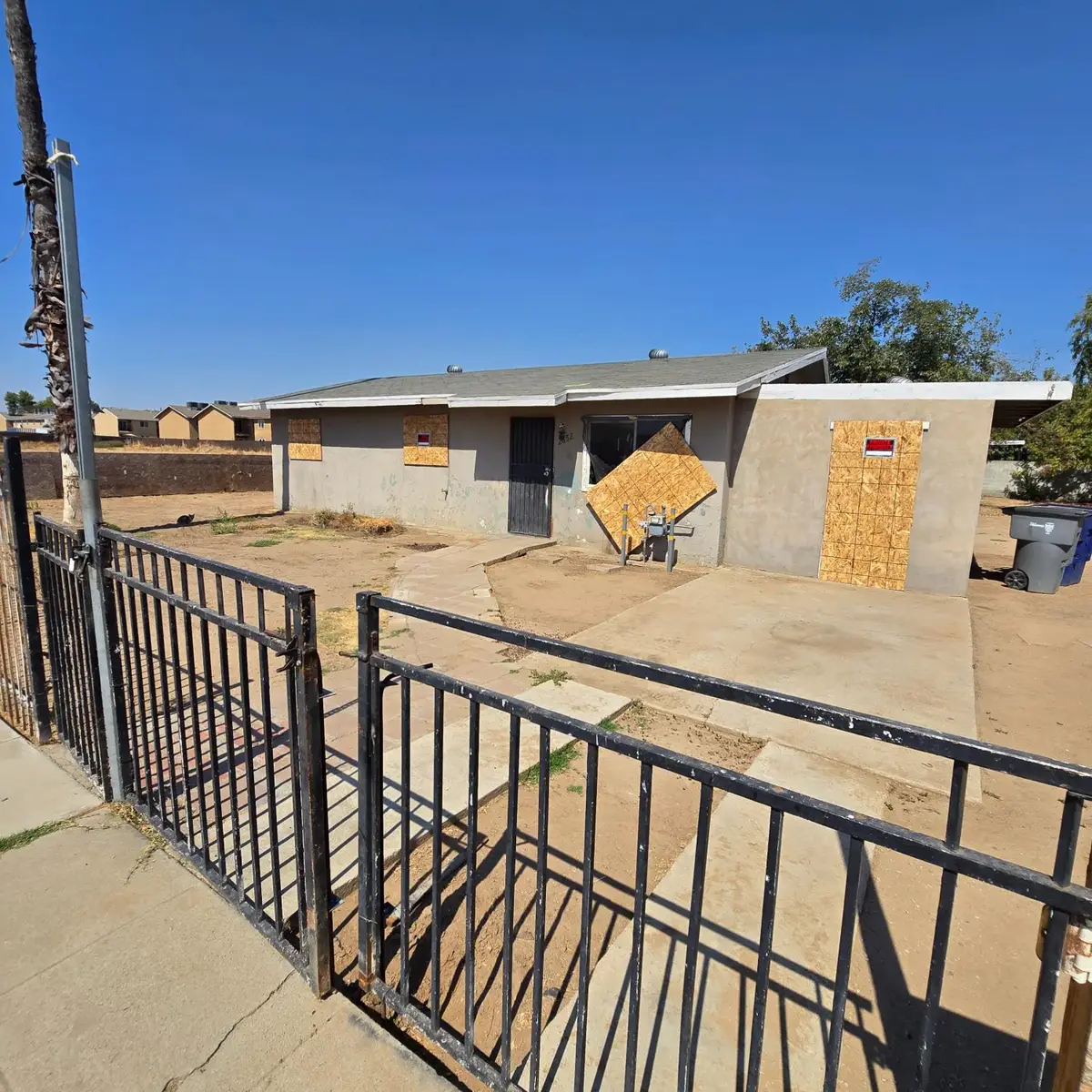 2642 W Garland Avenue, Fresno, CA 93705 - #1