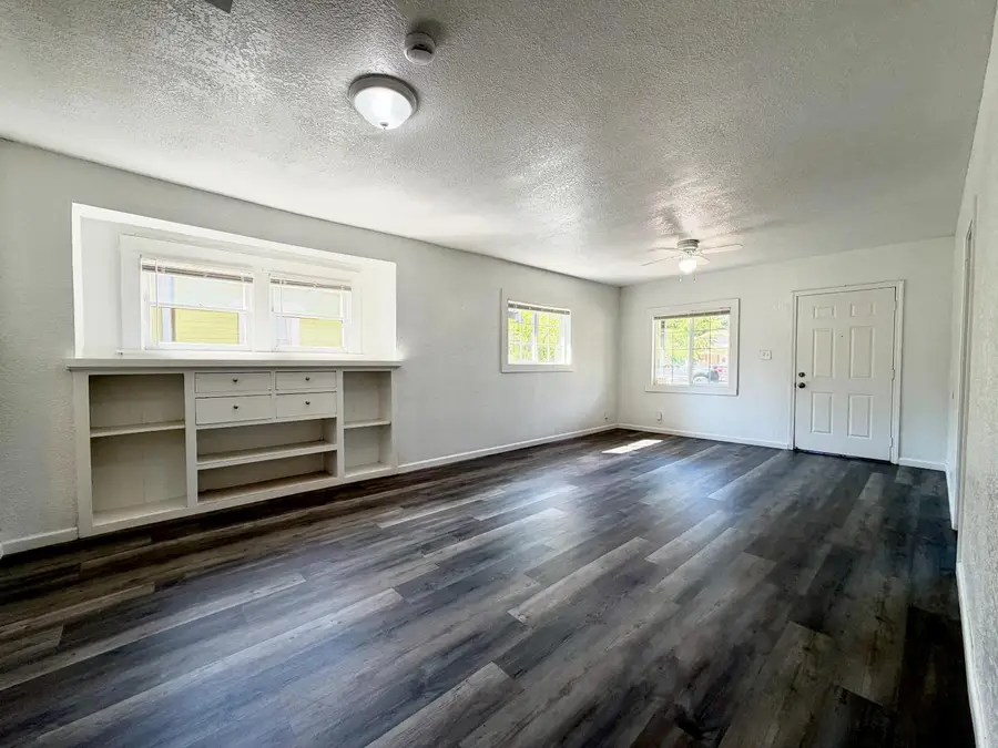 1126 N Roosevelt Avenue, Fresno, CA 93728 - #2
