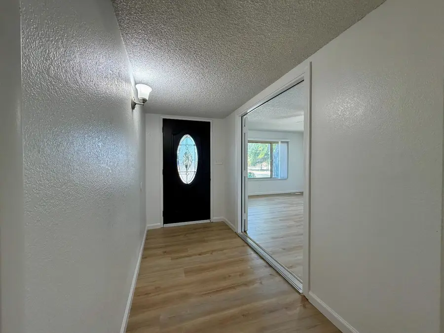 2096 E Sierra Avenue, Fresno, CA 93710 - #3