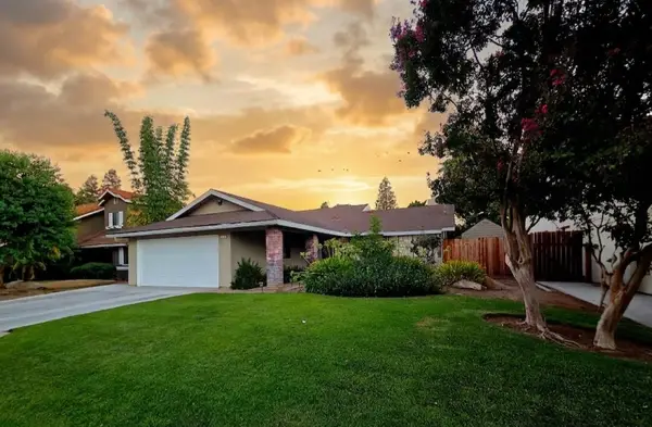 2103 E Fallbrook Avenue, Fresno, CA 93720