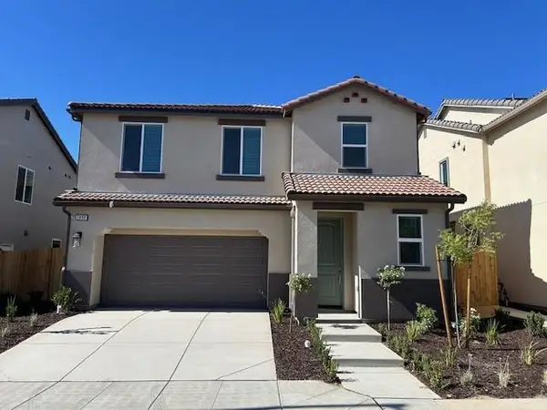 2890 E Veleta Drive, Fresno, CA 93730