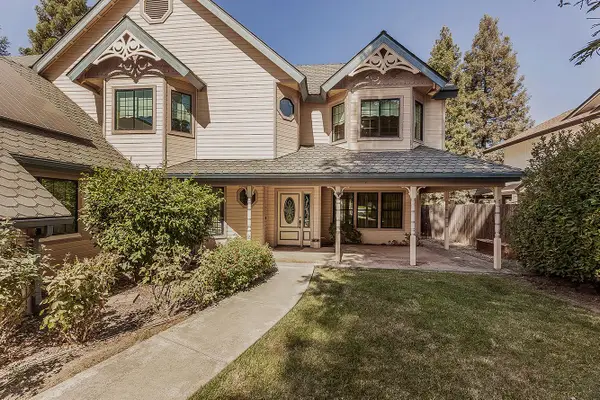 5536 W Prospect Drive, Visalia, CA 93291