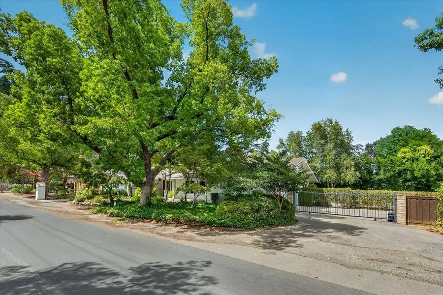 505 E Swift Avenue, Fresno, CA 93704 - #3