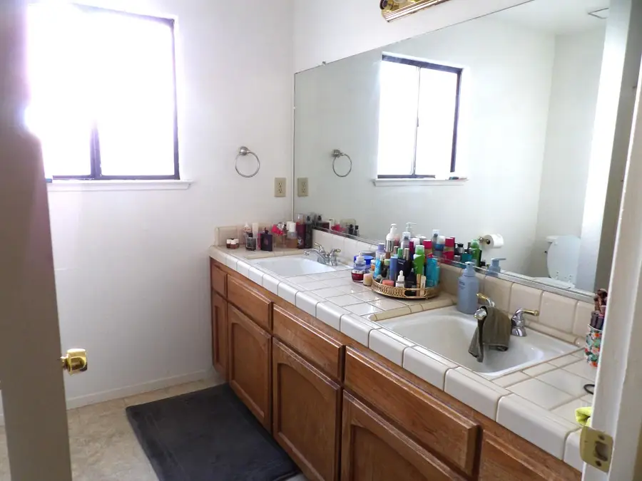668 N Bundy Avenue, Fresno, CA 93611 - #3
