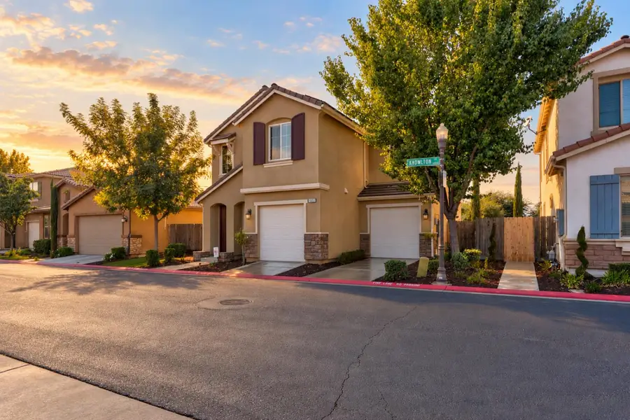 10857 N Knowlton Way, Fresno, CA 93730 - #3