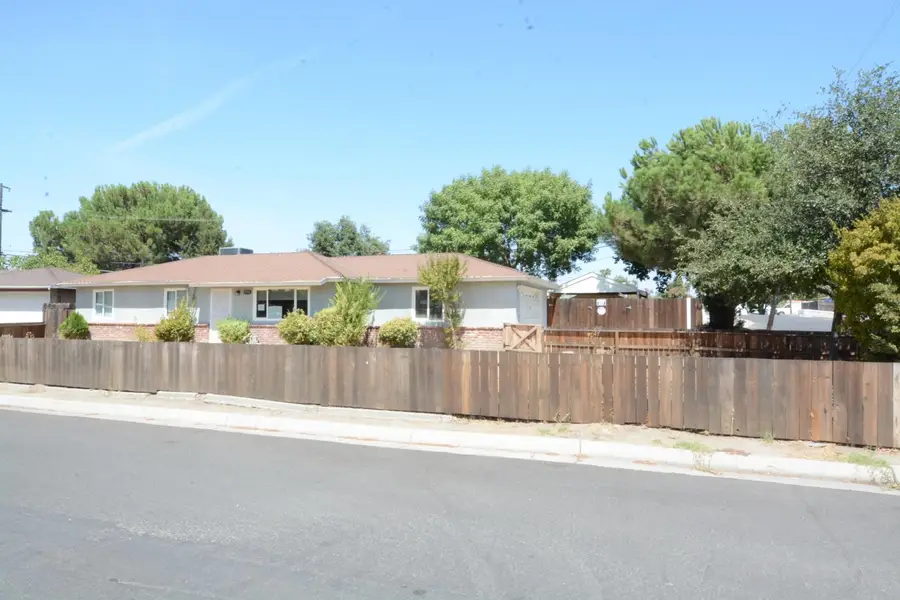 5731 E Bernadine Drive, Fresno, CA 93727 - #2