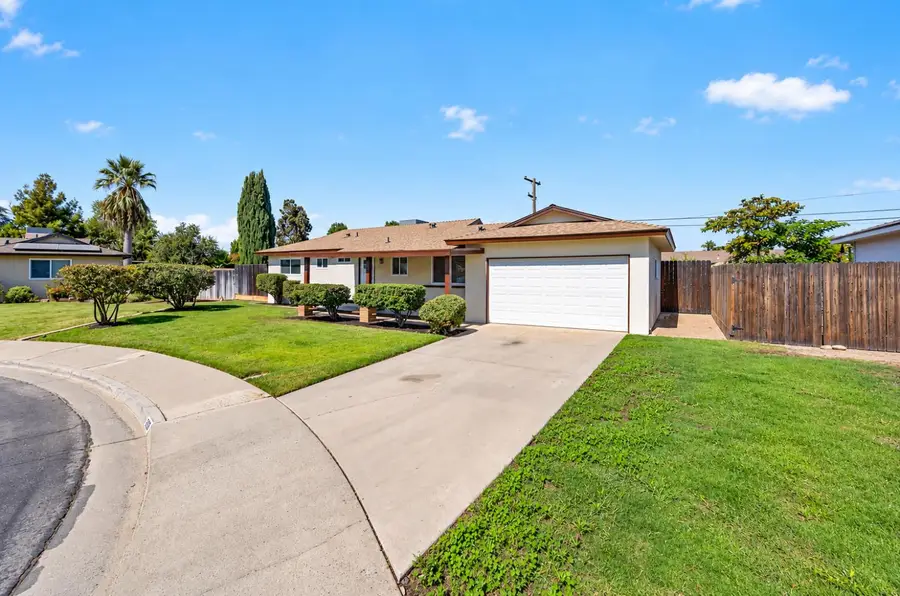 957 W Pico, Clovis, CA 93612 - #2