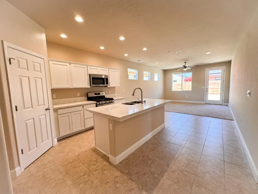 467 Gibson Avenue, Clovis, CA 93612 - #2