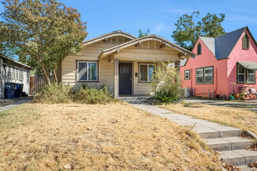 1026 N Arthur Avenue, Fresno, CA 93728 - #2