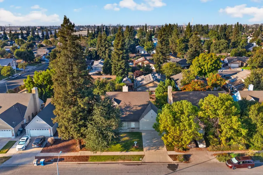 4129 W Regency Avenue, Fresno, CA 93722 - #3