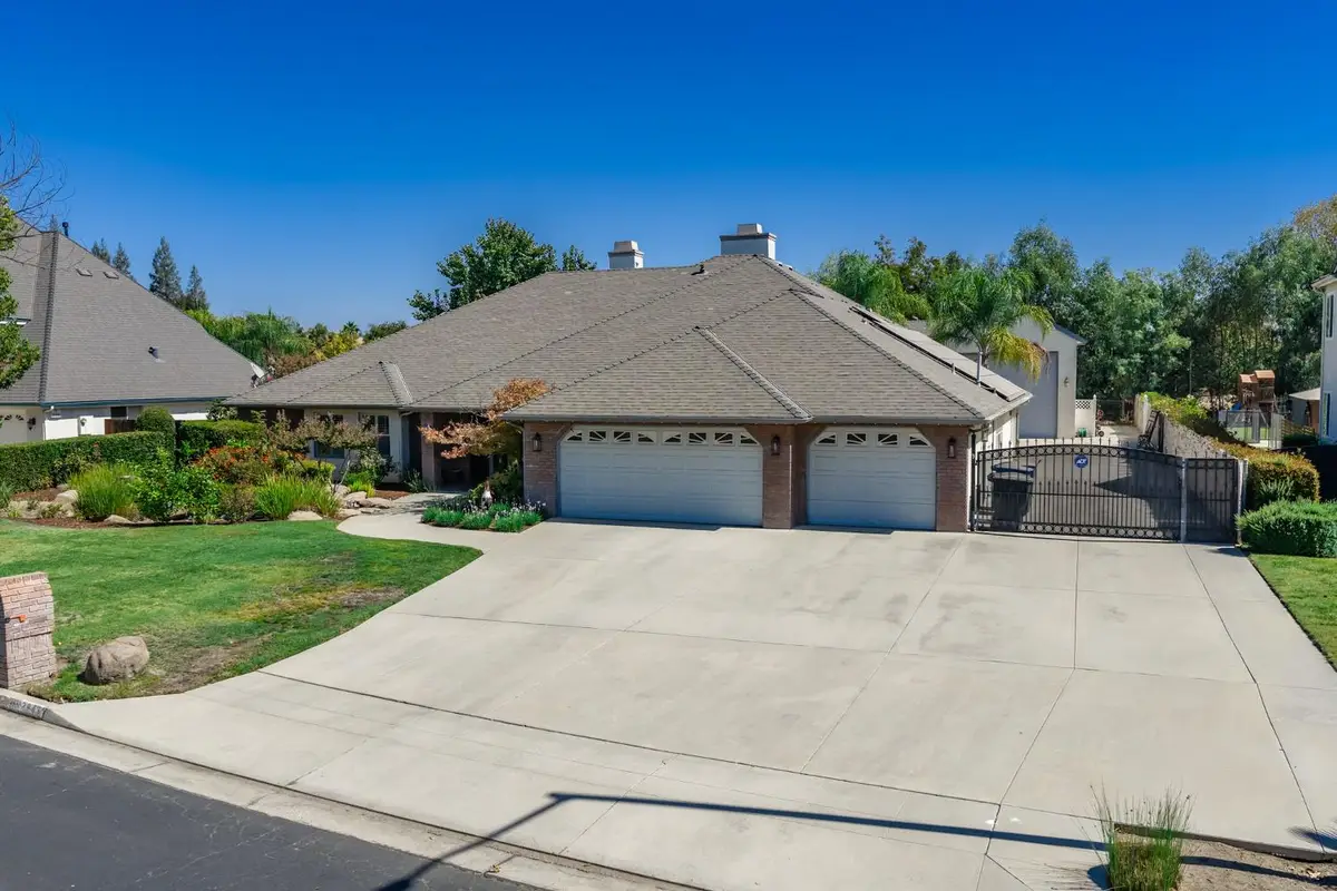 2843 Carolina Avenue, Clovis, CA 93611 - #1