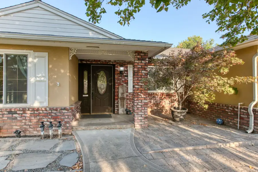 6736 N Thorne Avenue, Fresno, CA 93711 - #2