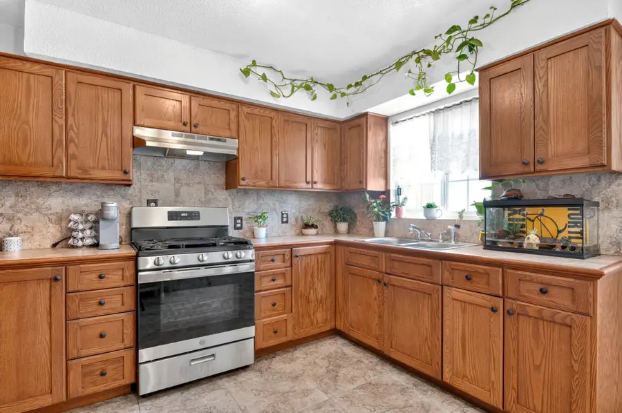 3870 N Hulbert Avenue, Fresno, CA 93705 - #3