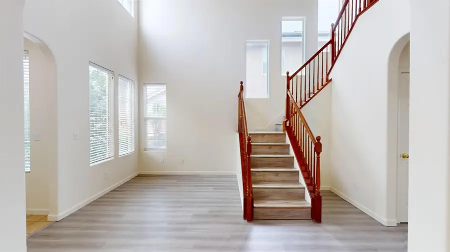 2555 S Lind, Fresno, CA 93725 - #2