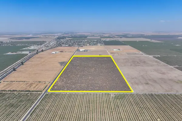 1531 E Sierra Avenue, Pixley, CA 93256