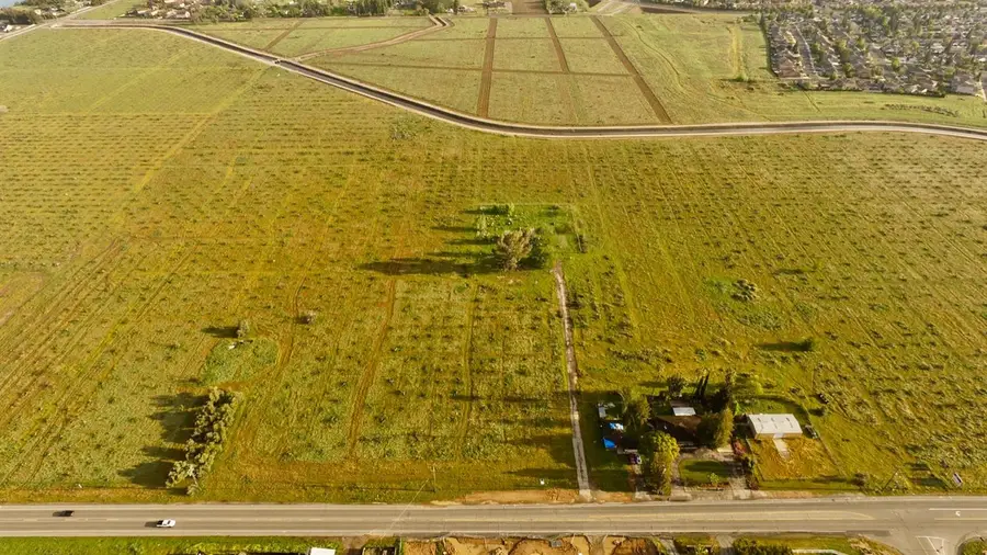 6518 W Shaw Avenue, Fresno, CA 93723 - #2