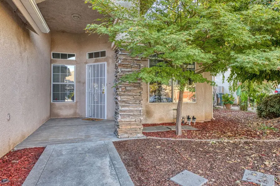 2357 E Emilie Avenue, Fresno, CA 93730 - #2