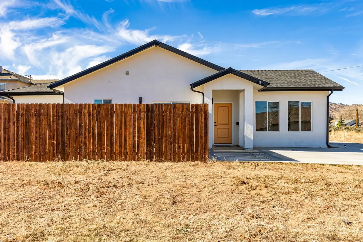 21261 Golden Hills Blvd, Tehachapi, CA 93561 - #1