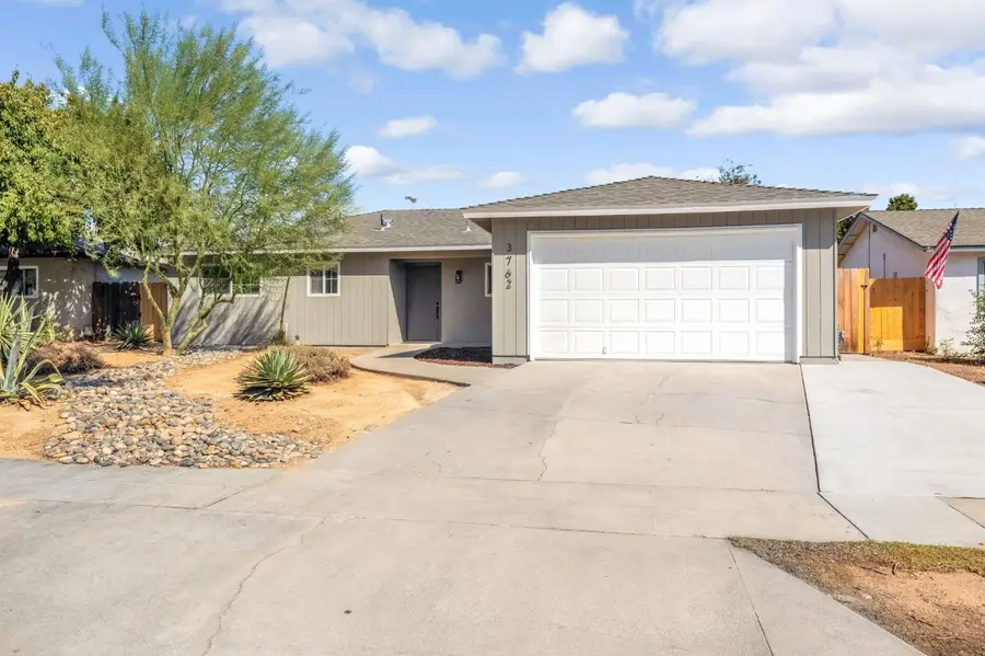3762 N Claremont Avenue, Fresno, CA 93727 - #3