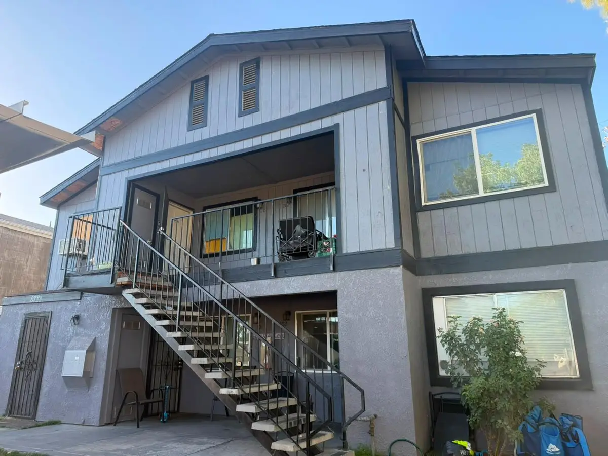 2721 E Hammond Avenue, Fresno, CA 93703 - #1