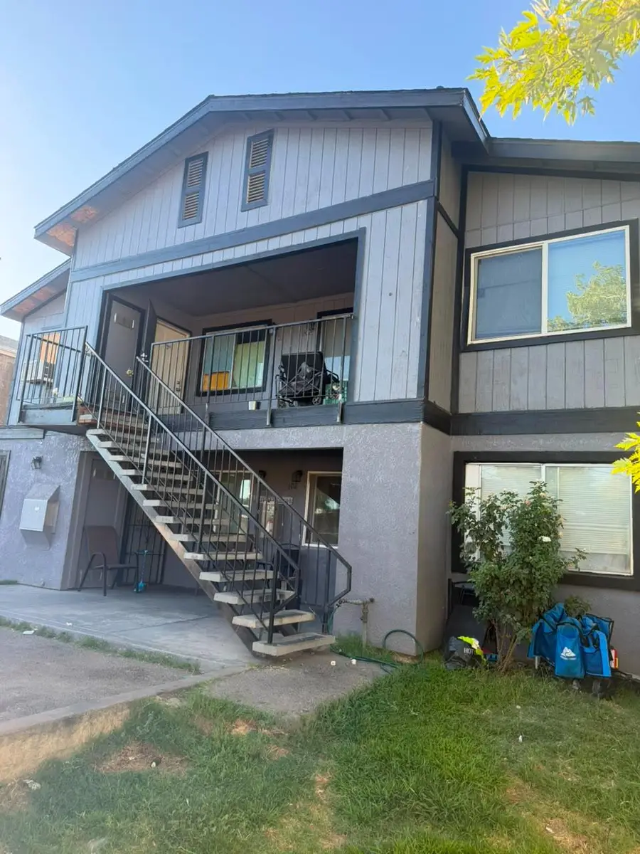 2721 E Hammond Avenue, Fresno, CA 93703 - #2