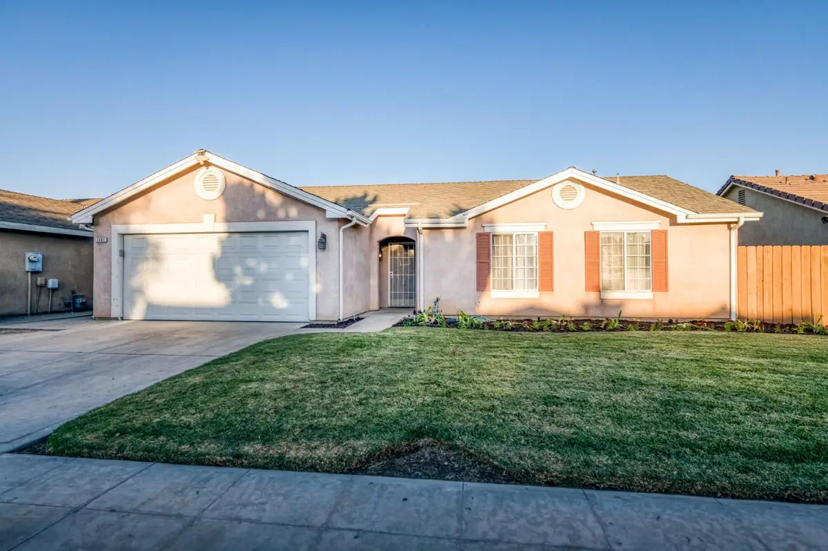 2481 S Applewood Lane, Fresno, CA 93725 - #1