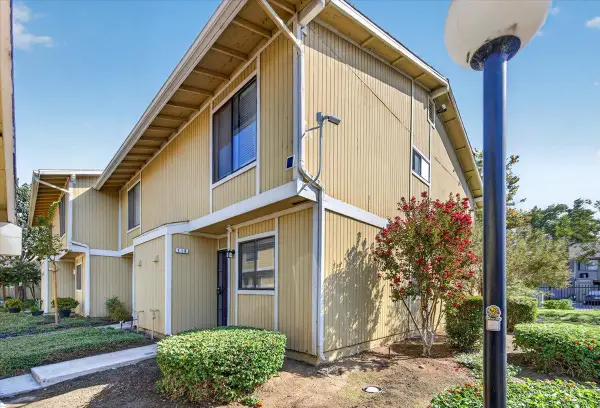 4875 N Backer Avenue #110, Fresno, CA 93726
