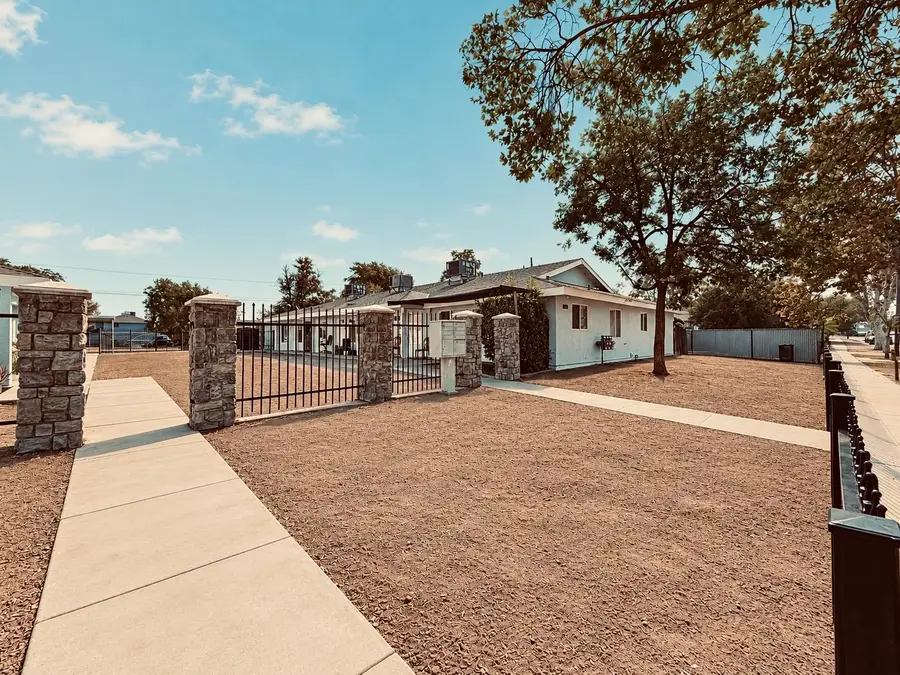 944 B Street, Fresno, CA 93706 - #2