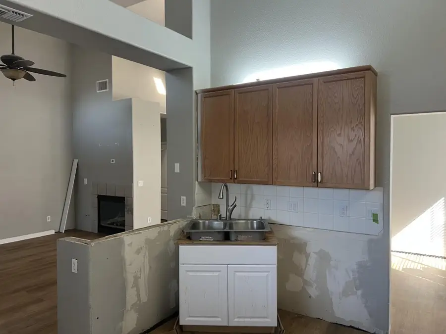 5845 W Decatur Avenue, Fresno, CA 93722 - #3
