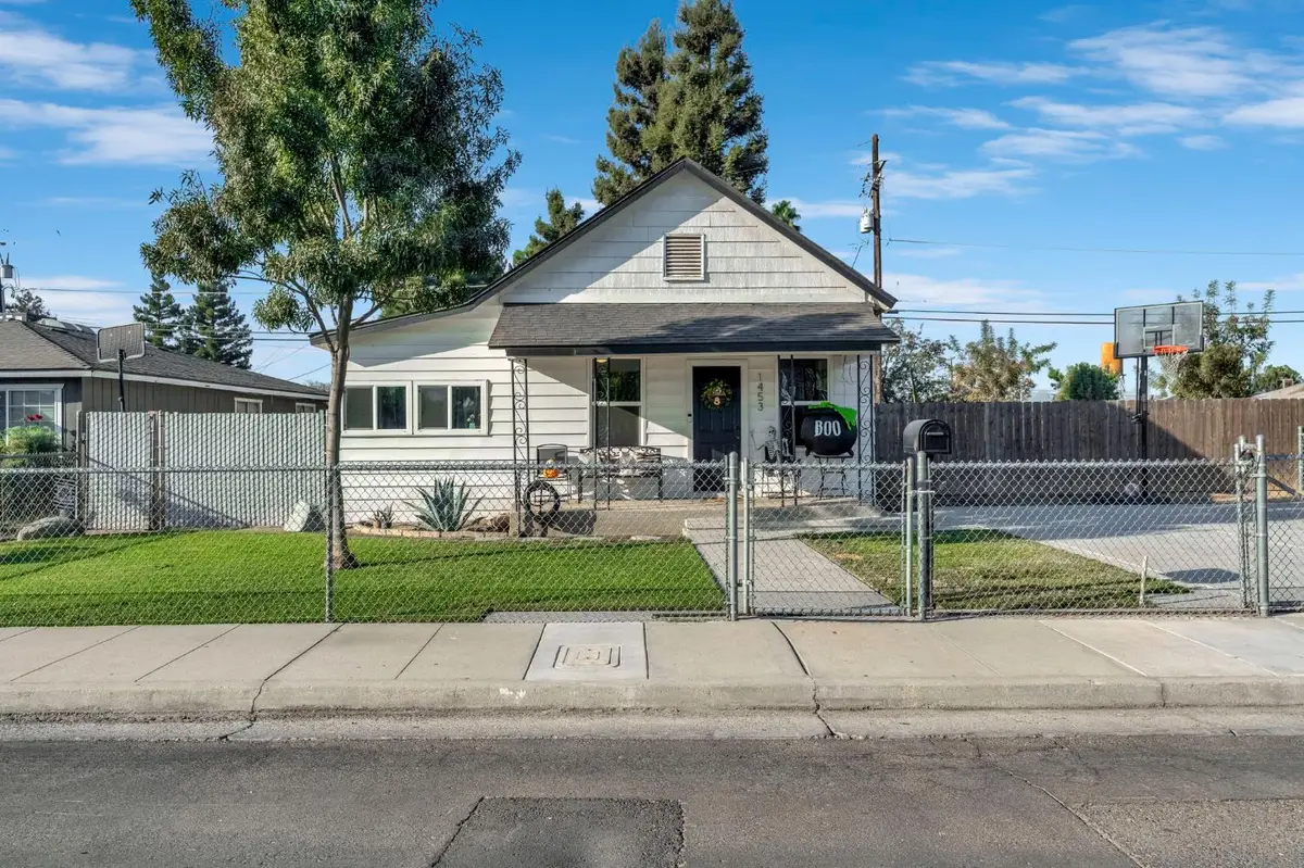 1453 Tucker Street, Selma, CA 93662 - #1