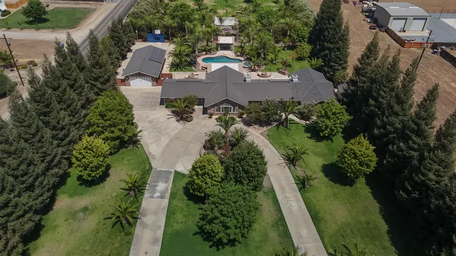 7010 S Frankwood Avenue, Reedley, CA 93654 - #3