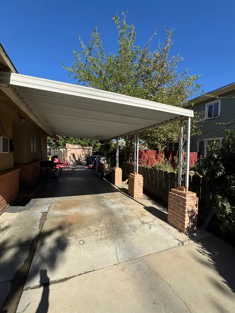 1010 C St, Reedley, CA 93654 - #2