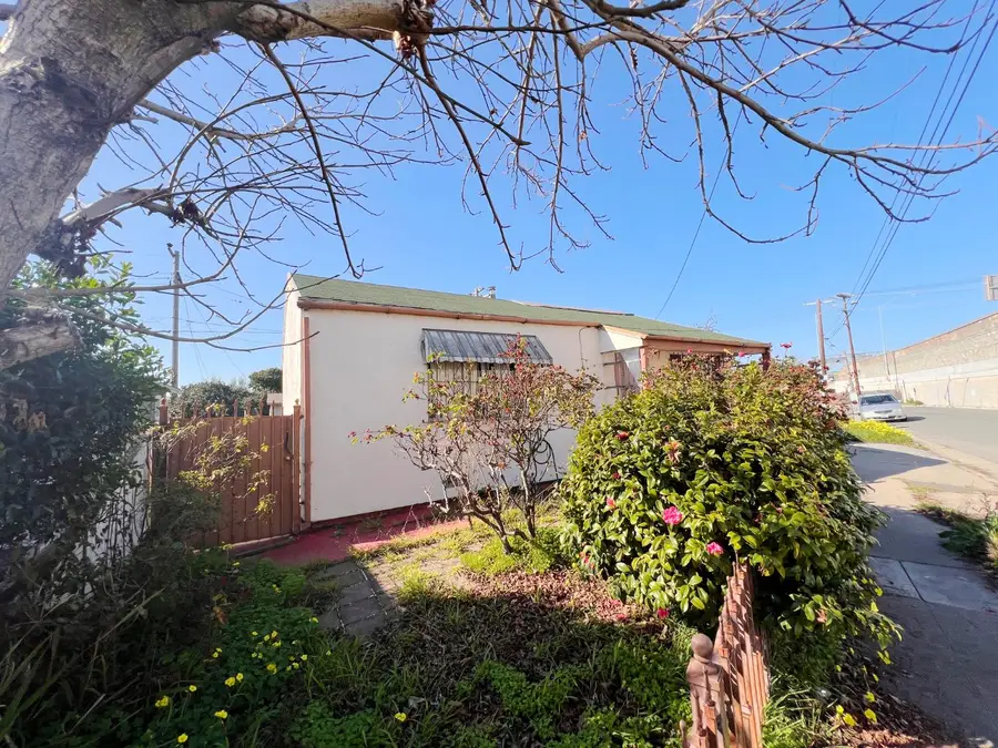 331 S 50th St, Richmond, CA 94804 - #2