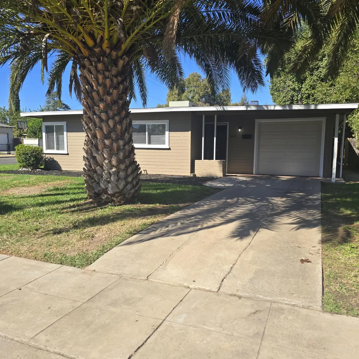 646 W Terrace Avenue, Fresno, CA 93705 - #1