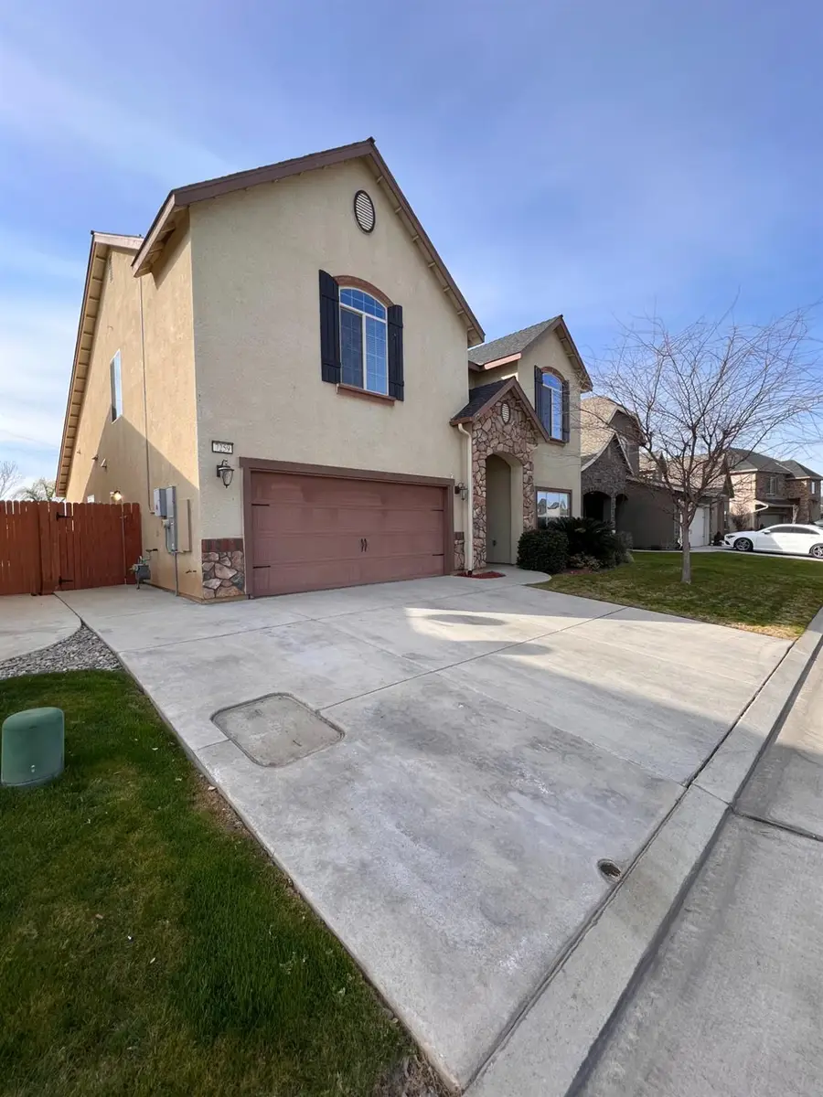 7259 N Kymber Drive, Fresno, CA 93722 - #3